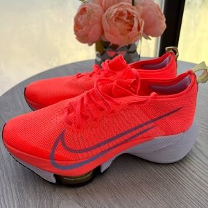 Nike Women Air Zoom Tempo NEXT% size 7 Bright Mango